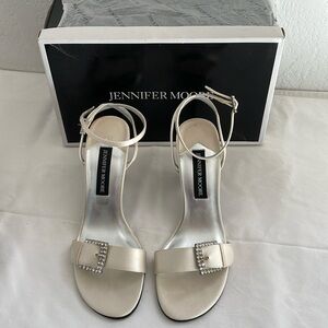 New-Jennifer Moore Women's Satin and Sandals Formal Sandals SZ 8